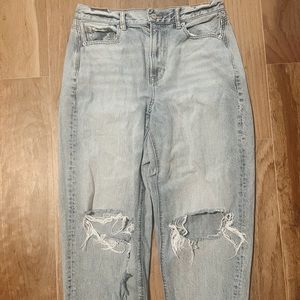 American Eagle Light Wash High Rise Mom Jeans